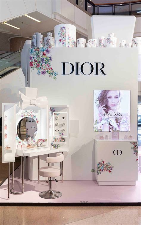 miss dior pop up store|Miss Dior pop up boutique.